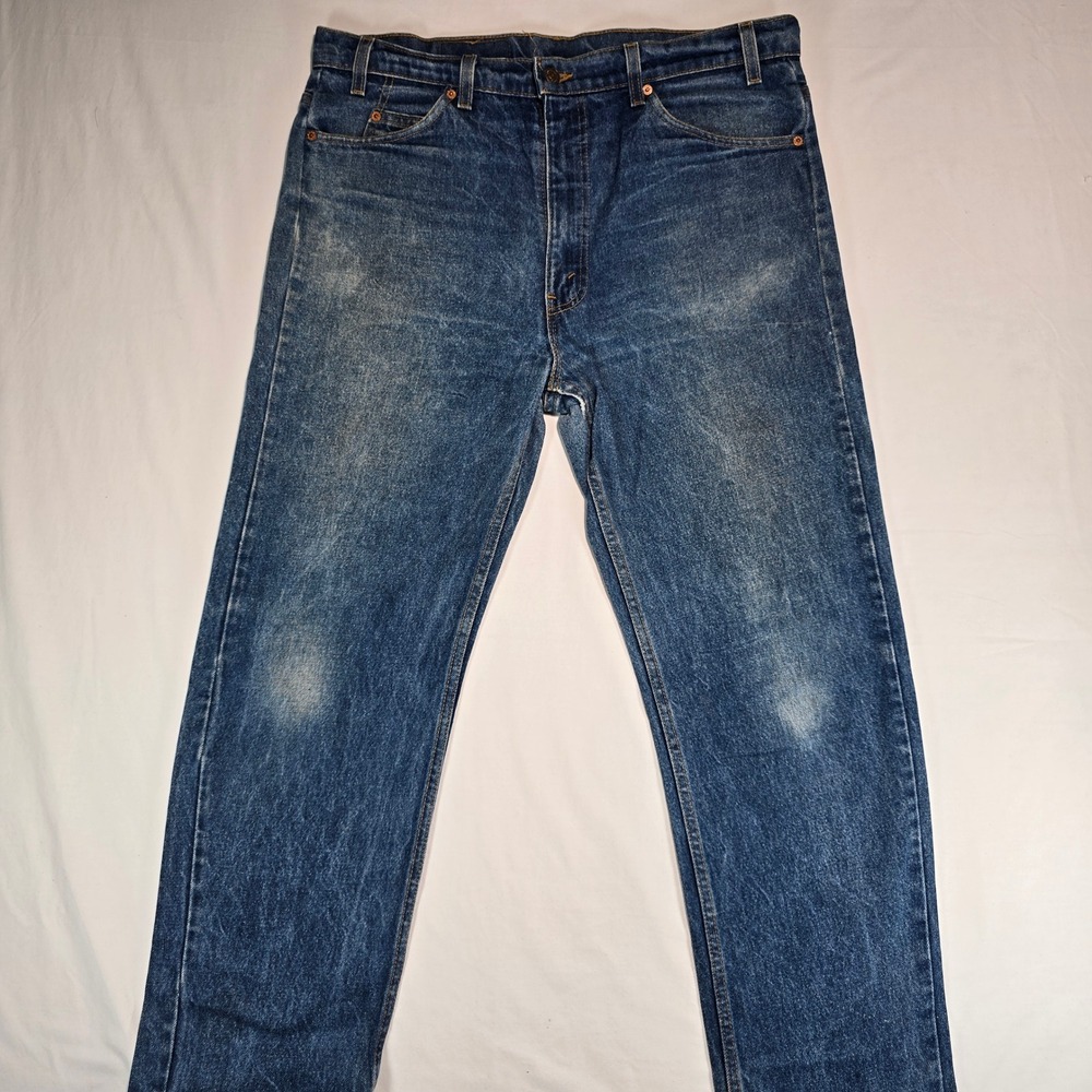 Vintage Levis 505 Mens Straight Leg Jeans Medium Wash Blue Denim 37x32 Zip Fly
